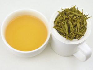 Gelber Tee